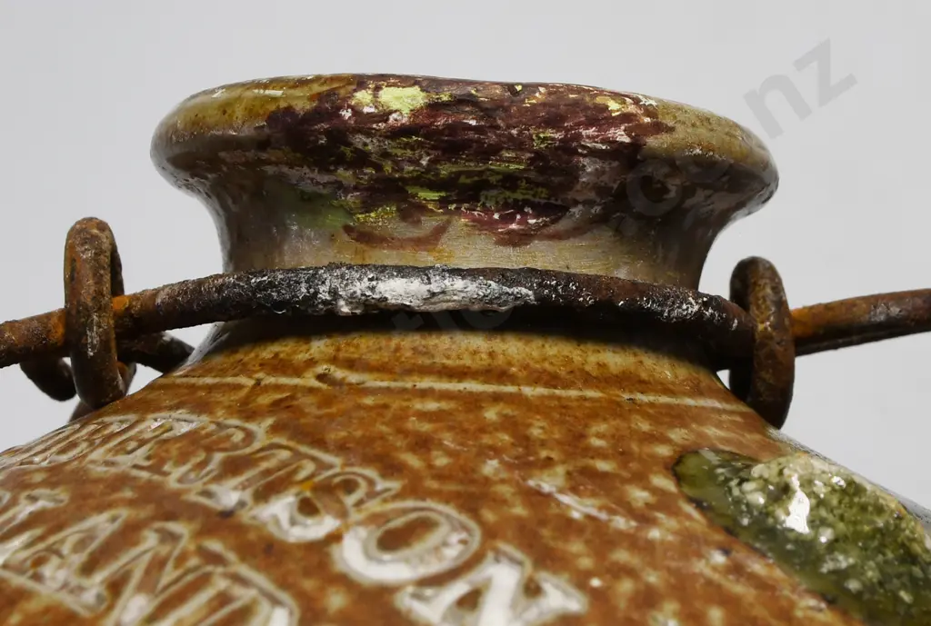 ROBERTSON WOODLANDS (SOUTHLAND) STONE JAR Image 1++