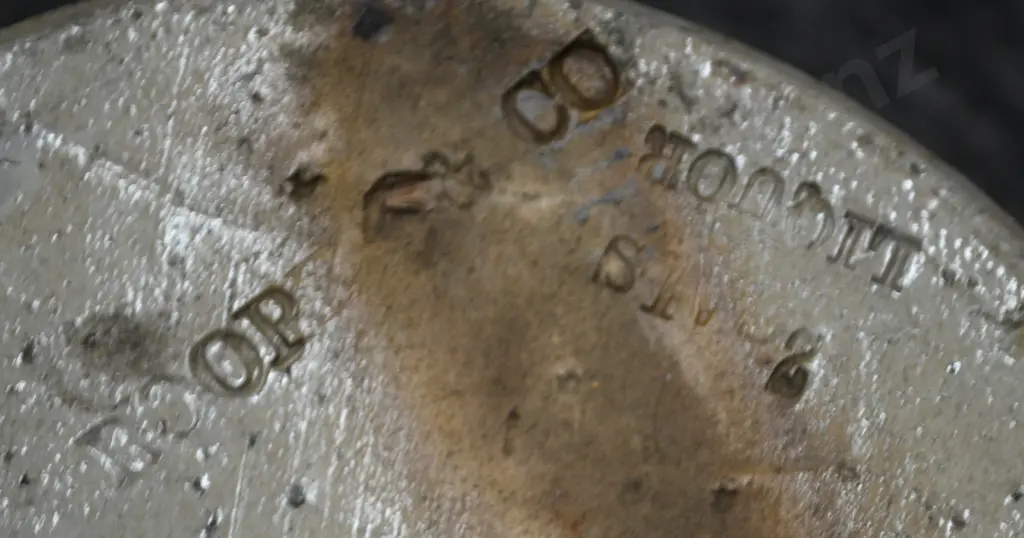 ROOPE AWARUA (SOUTHLAND) BREWERY STONE JAR Image 1++