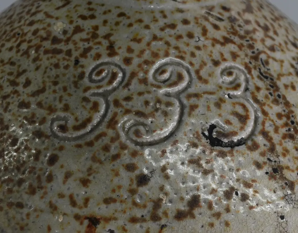 ROOPE AWARUA (SOUTHLAND) BREWERY STONE JAR Image 1++