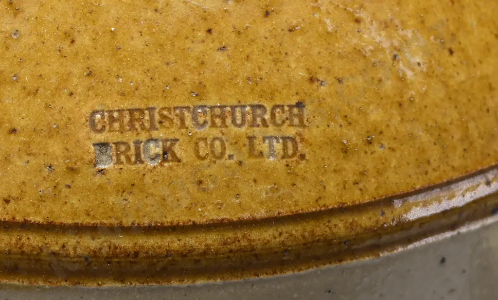 SHARPE BROS NZ & AUST STONE JAR Image 1++
