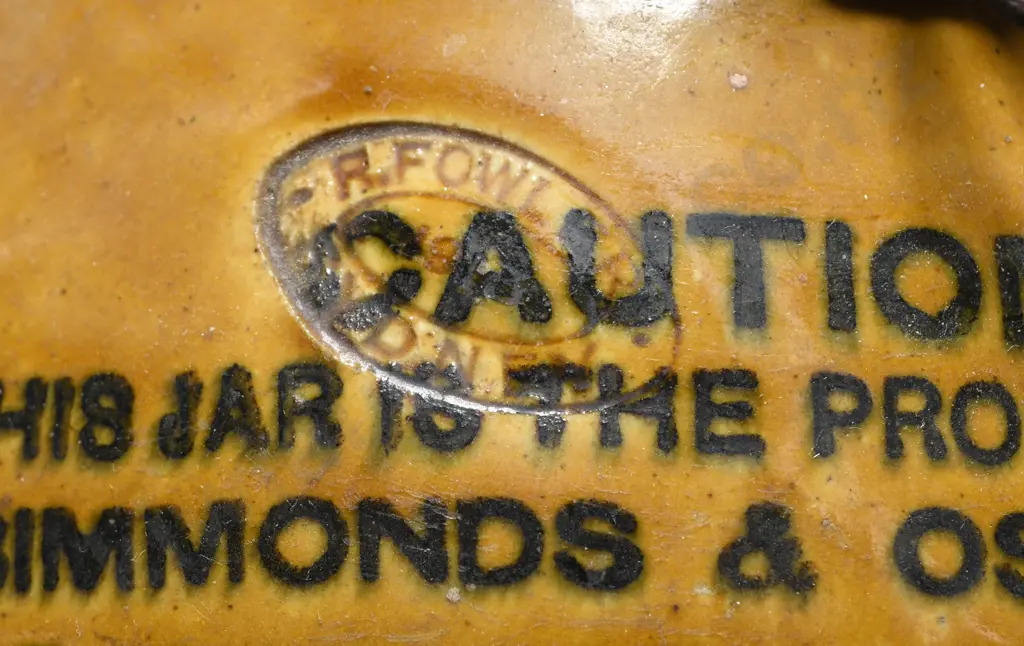 SIMMONDS & OSBORNE WELLINGTON STONE JAR Image 1++