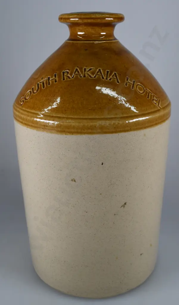 SOUTH RAKAIA HOTEL STONE JAR Image 1++