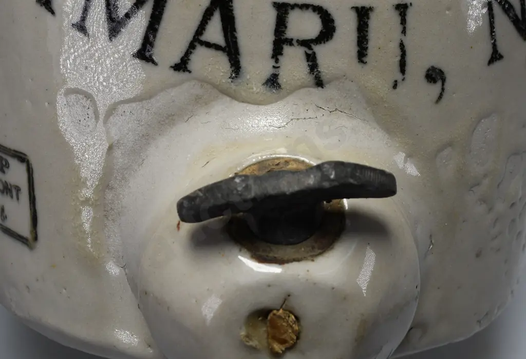 WATTS TIMARU STONE JAR Image 1++