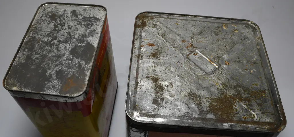 EUROPA PETROLEUM PRODUCT TINS X 2 Image 1++