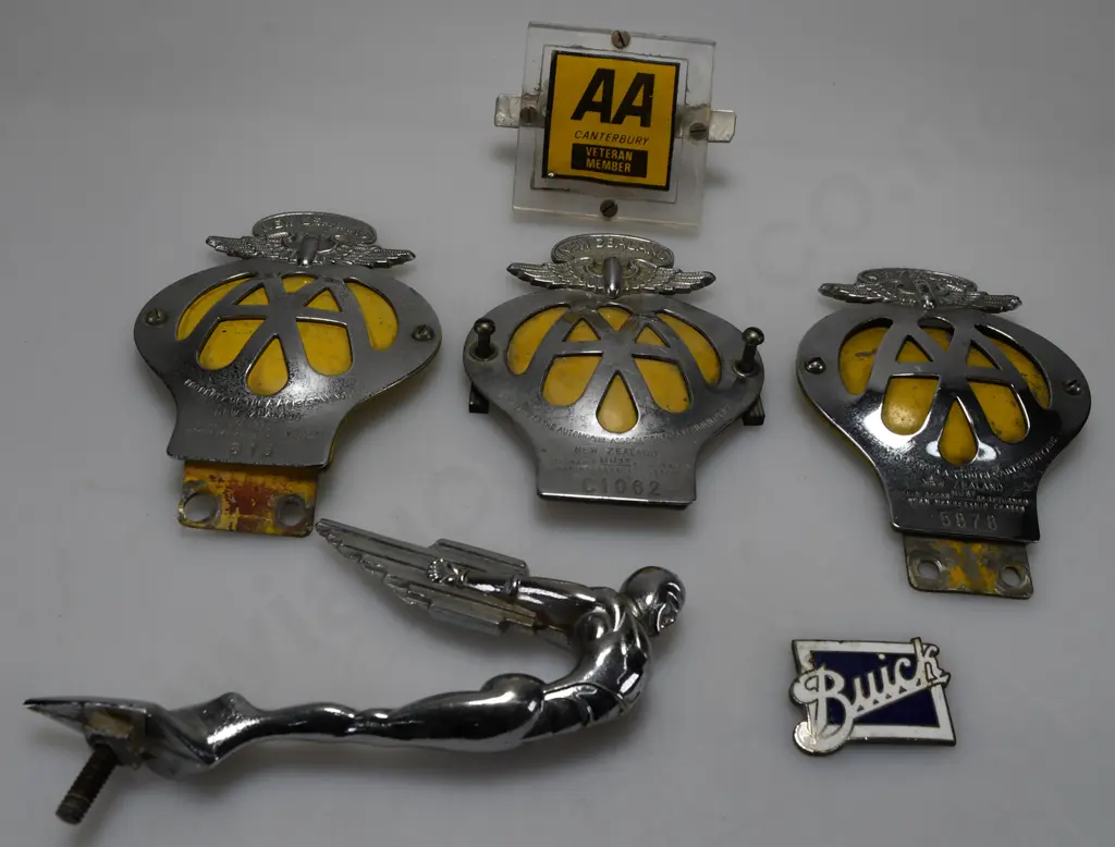 MOTORING RELATED ITEMS, AA BADGES, BONNET EMBLEM X 6 Image 1++