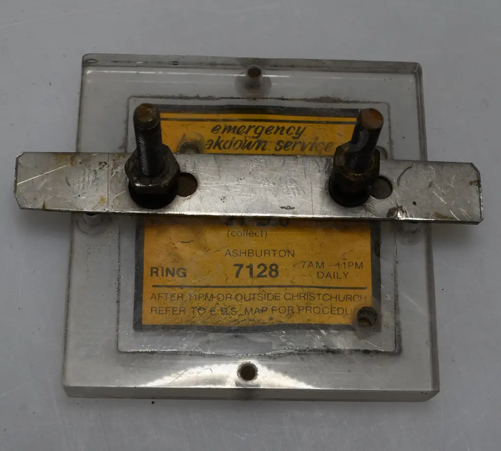 MOTORING RELATED ITEMS, AA BADGES, BONNET EMBLEM X 6 Image 1++