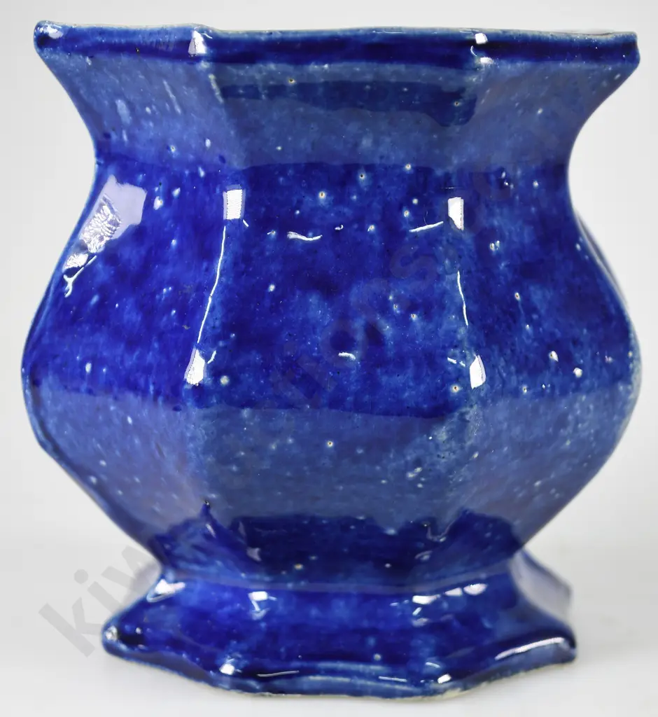 LUKE ADAMS OCTAGONAL VASE Image 1++