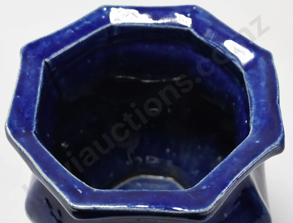 LUKE ADAMS OCTAGONAL VASE Image 1++