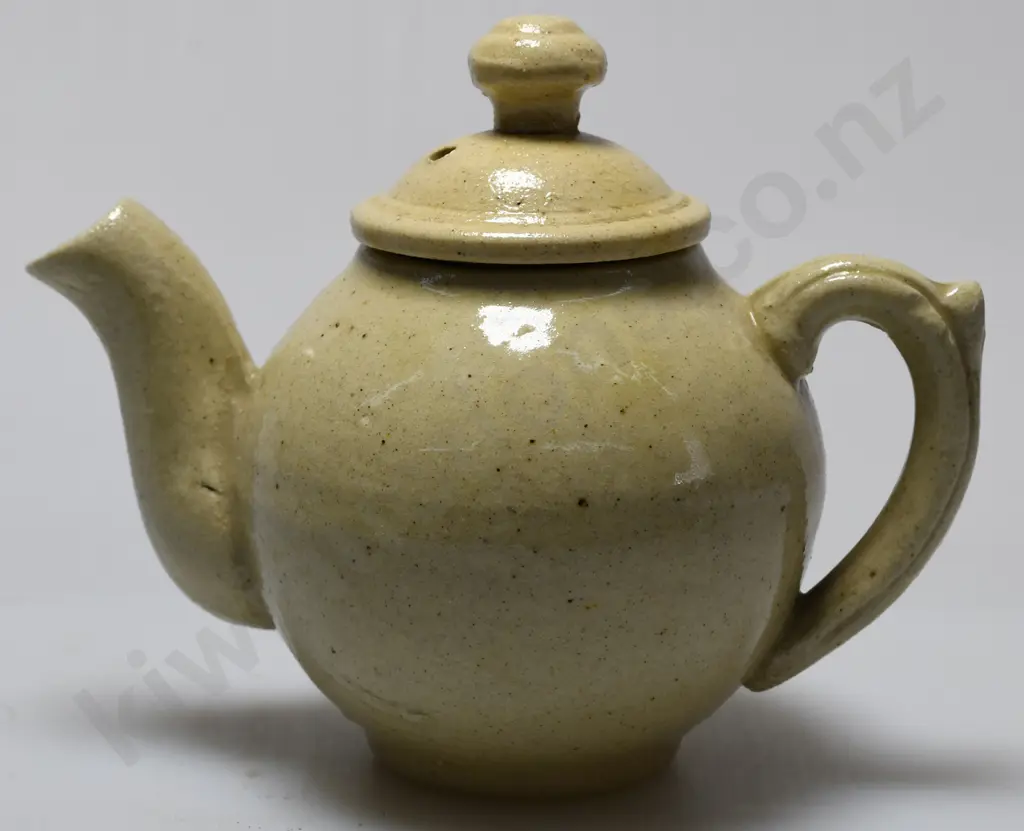 LUKE ADAMS TEAPOT Image 1++