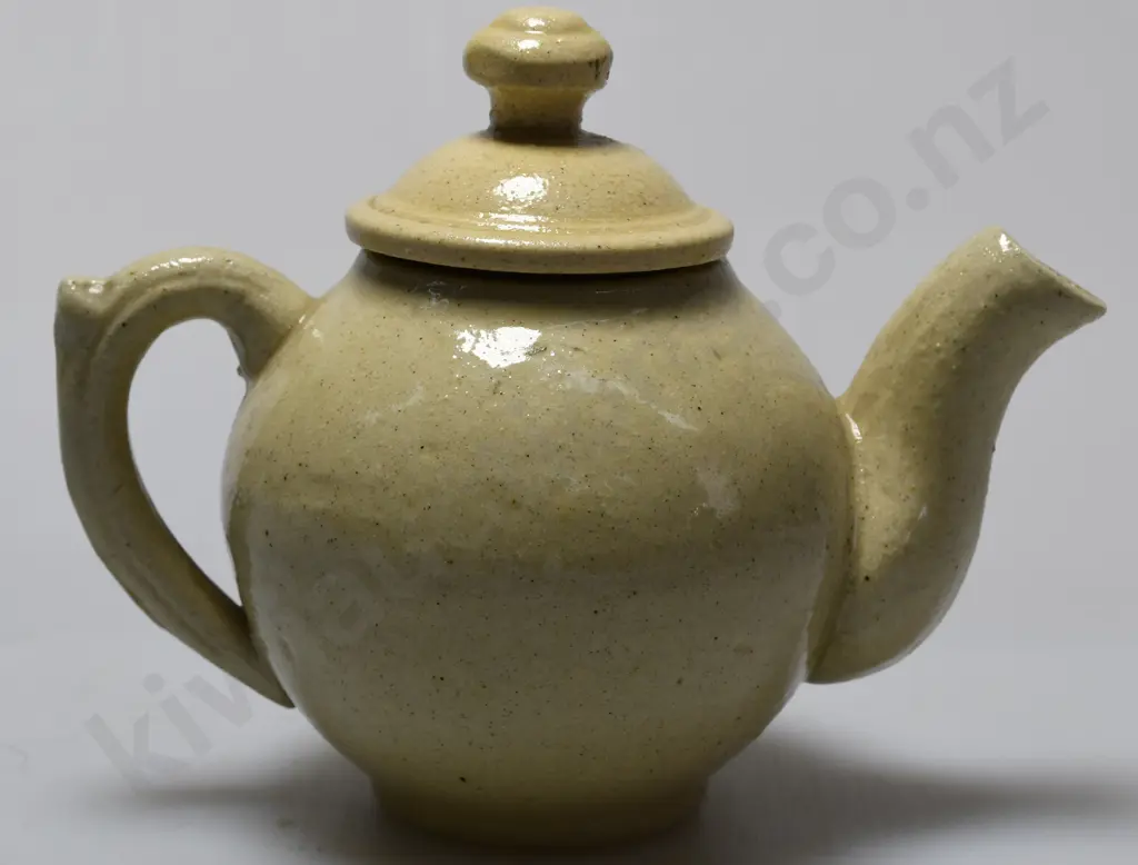LUKE ADAMS TEAPOT Image 1++