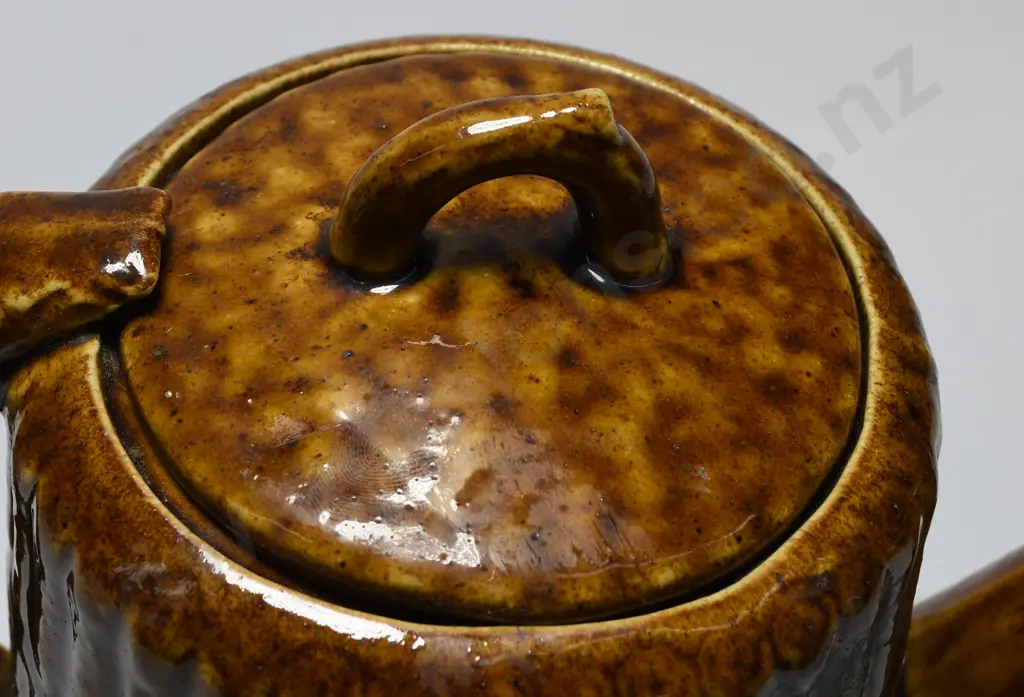 LUKE ADAMS TEAPOT Image 1++