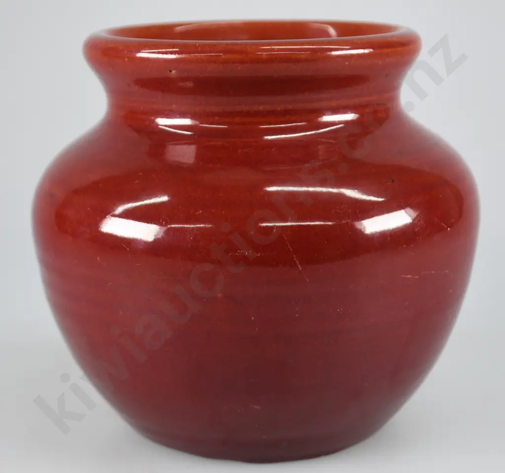 OLIVE JONES POTTERY VASE Image 1++