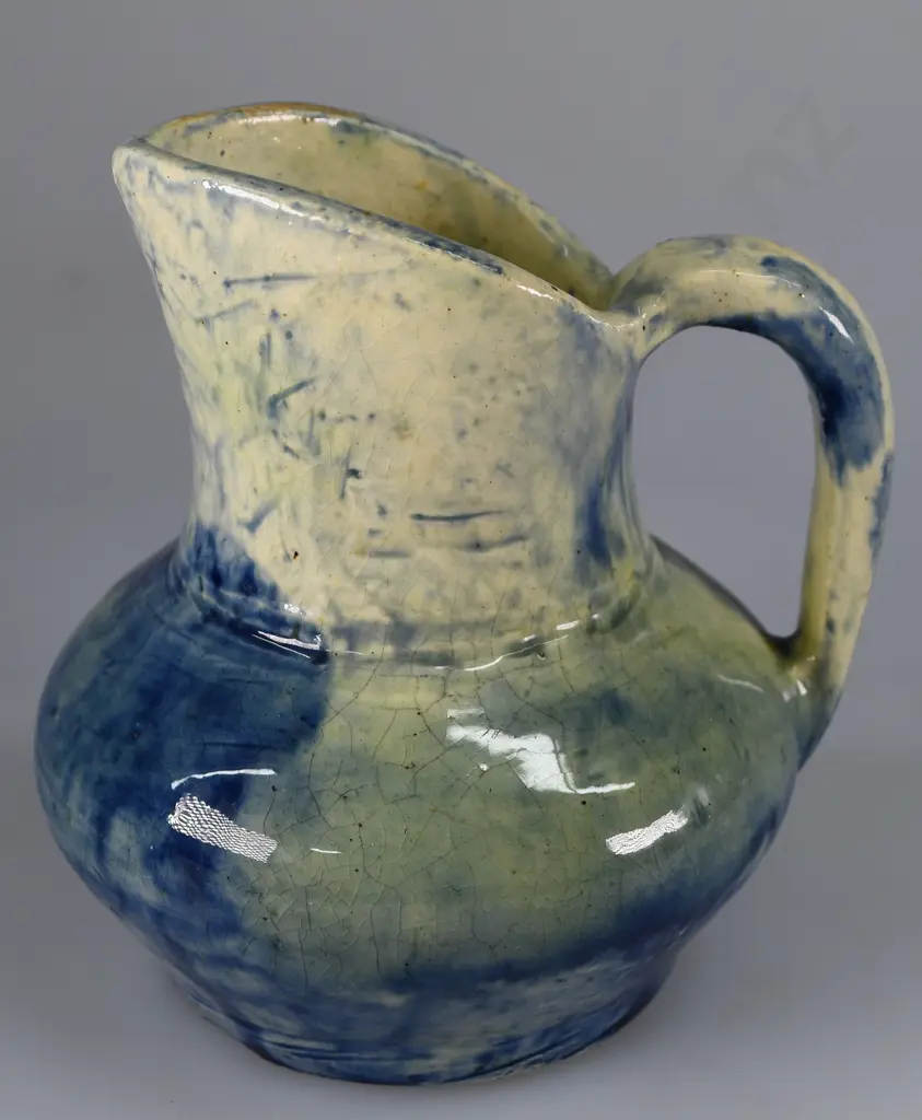 BRIAR GARDNER POTTERY JUG Image 1++