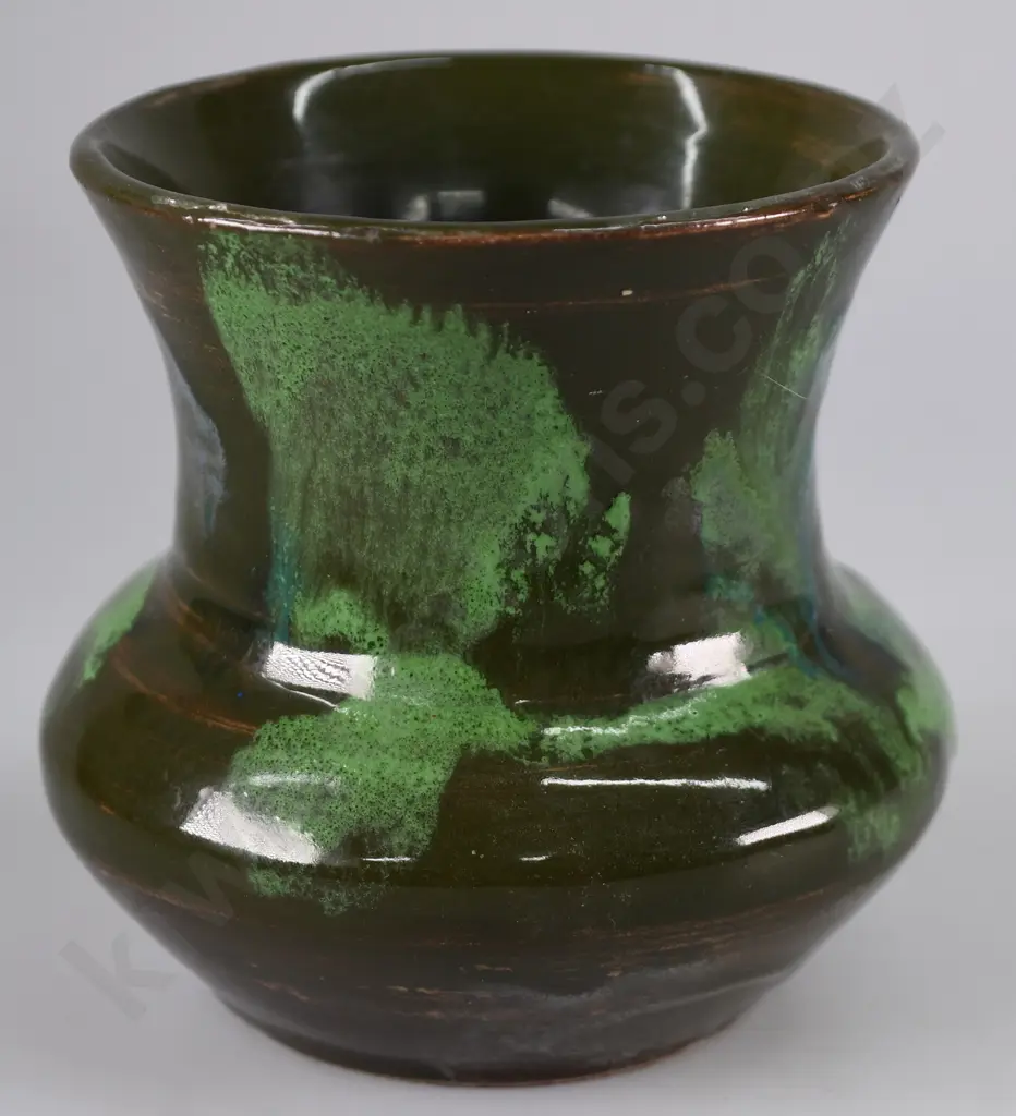 BRIAR GARDNER POTTERY VASE Image 1++