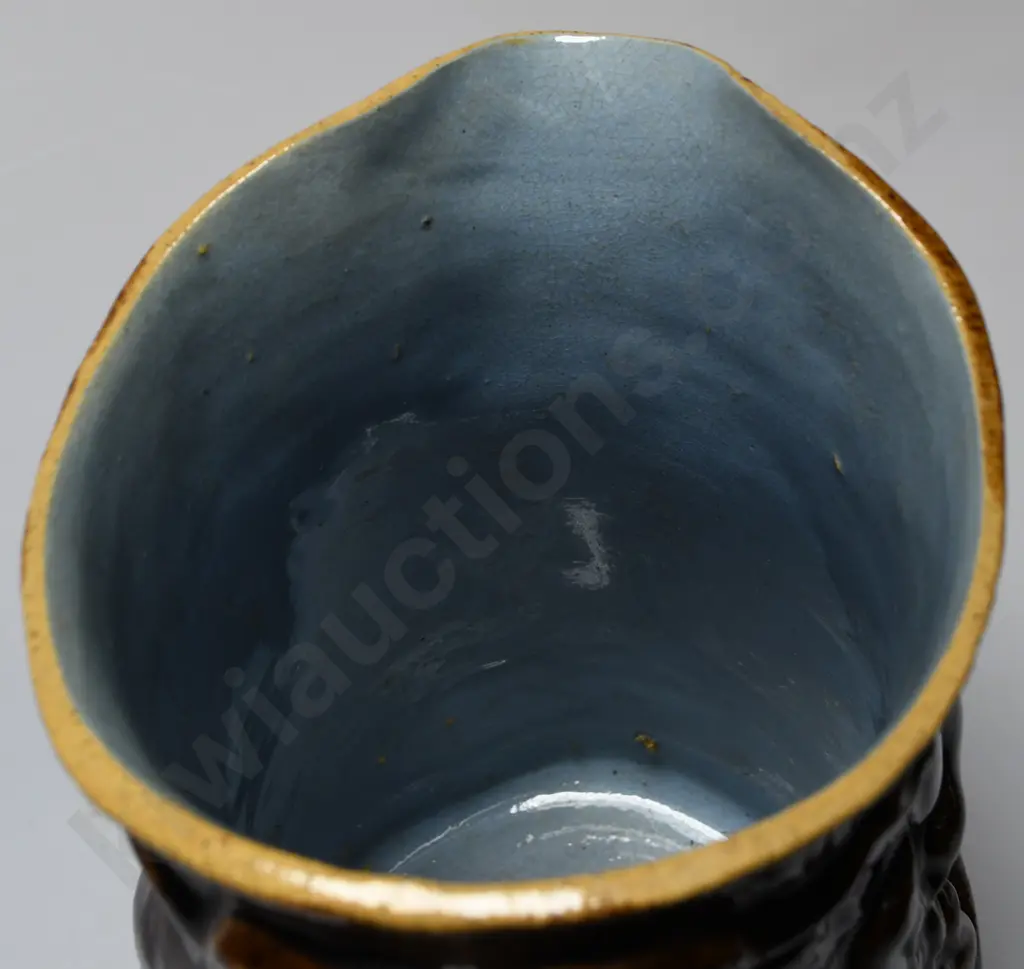 NEW ZEALAND ? POTTERY JUG Image 1++