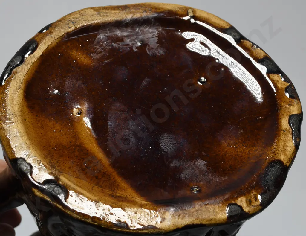 NEW ZEALAND ? POTTERY JUG Image 1++