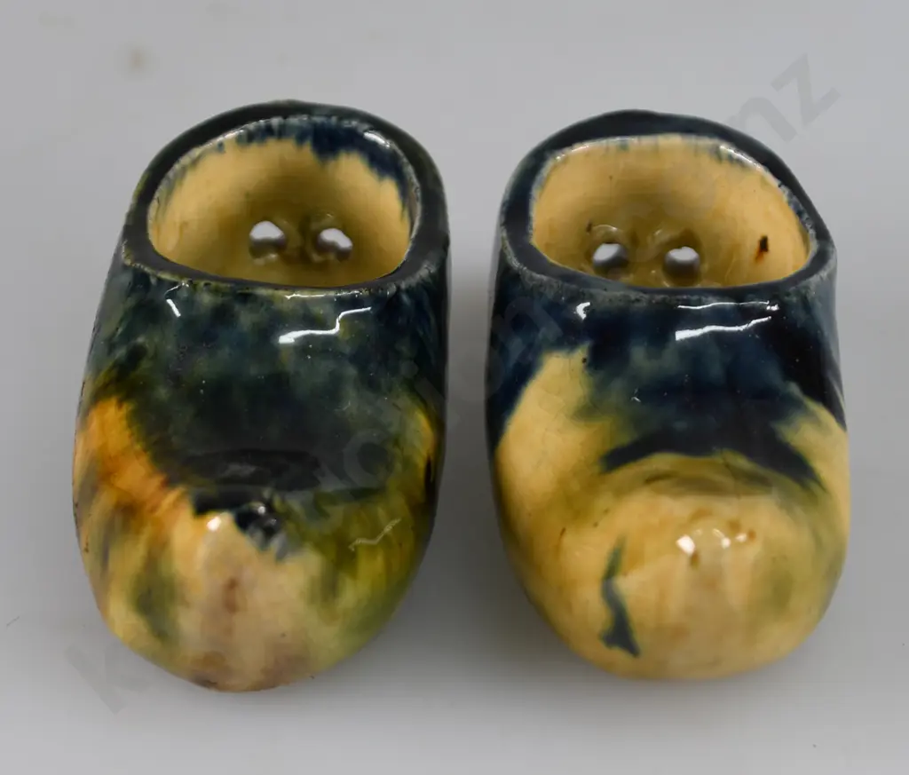 PAIR OF COLONIAL POTTERY CLOGS Image 1++