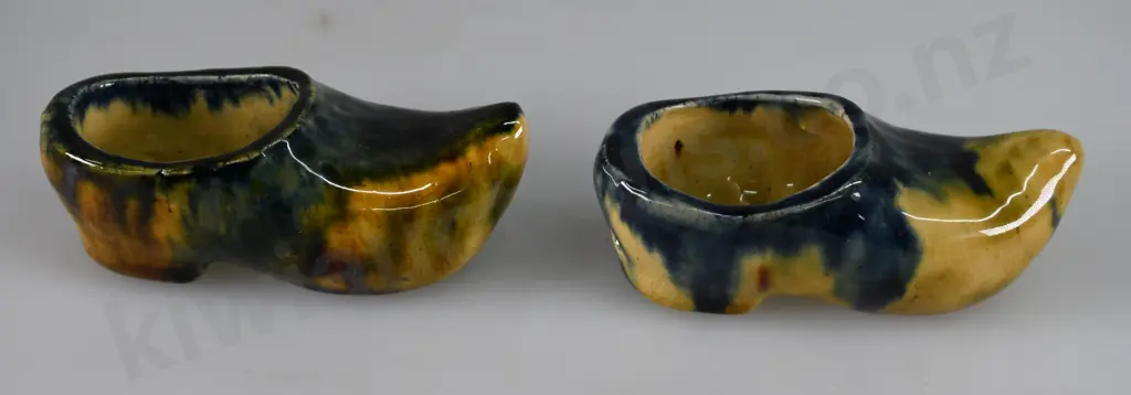 PAIR OF COLONIAL POTTERY CLOGS Image 1++