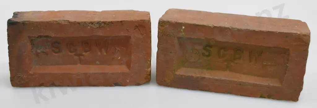 2 HALF SIZE SCBW BRICKS Image 1++