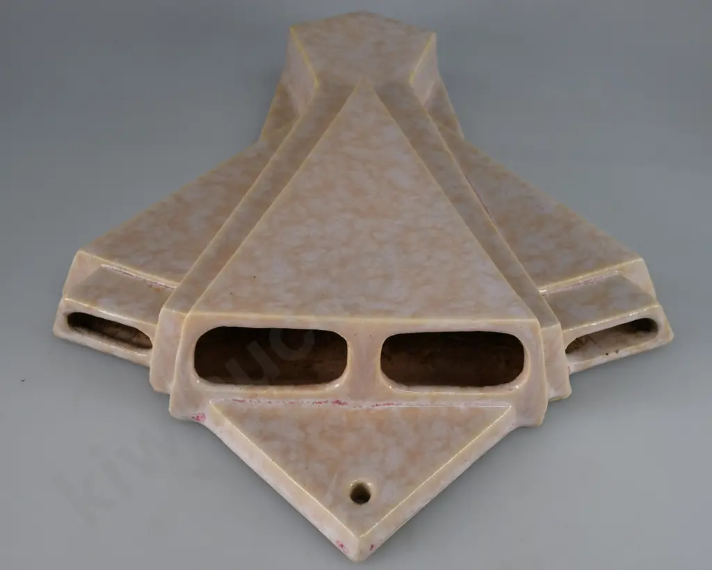 TEMUKA WARE POTTERY WALL POCKET Image 1++