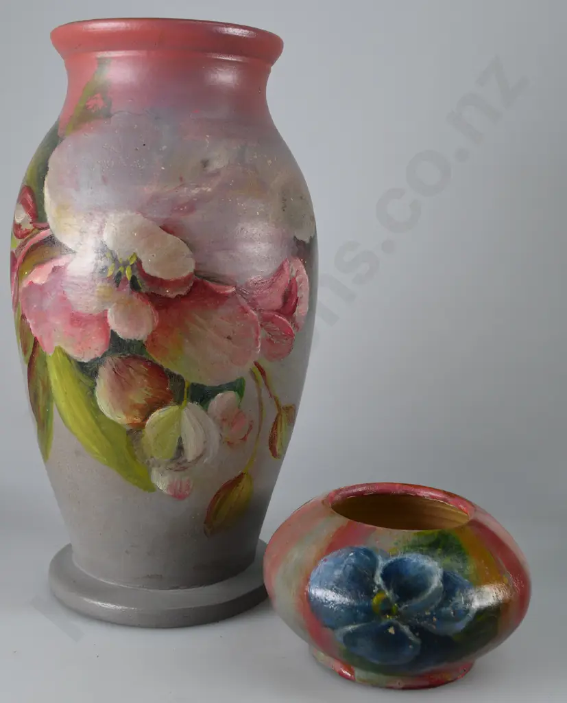 WALLY SILVA HAND DECORATED VASES x 2 Image 1++