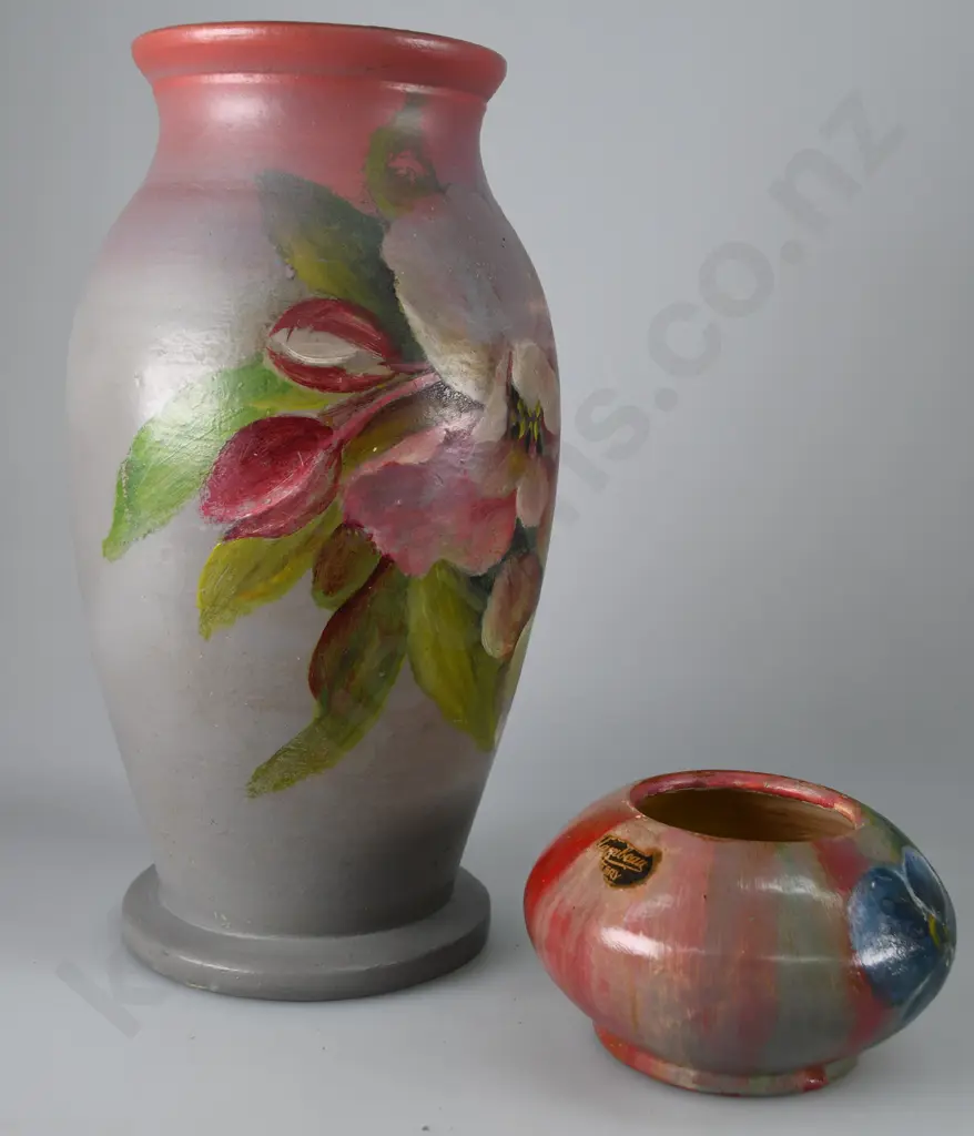 WALLY SILVA HAND DECORATED VASES x 2 Image 1++