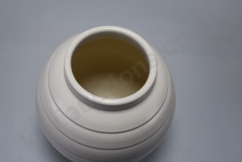 CROWN LYNN HAND POTTED VASE Image 1++