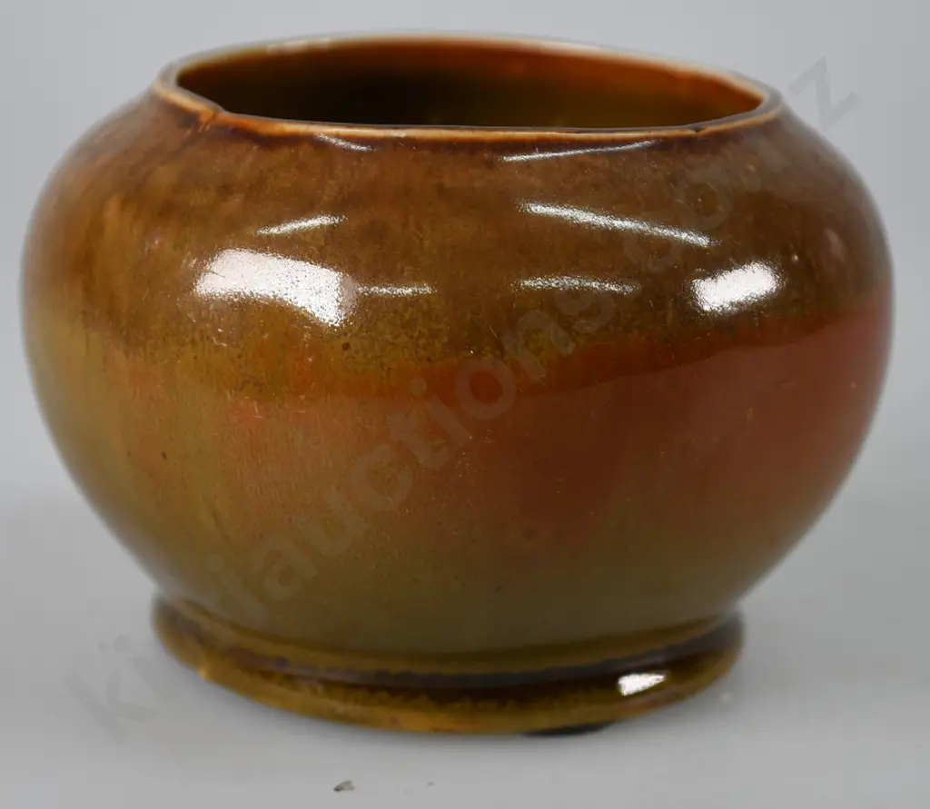 GREEN GABLES WHANGAREI POT Image 1++
