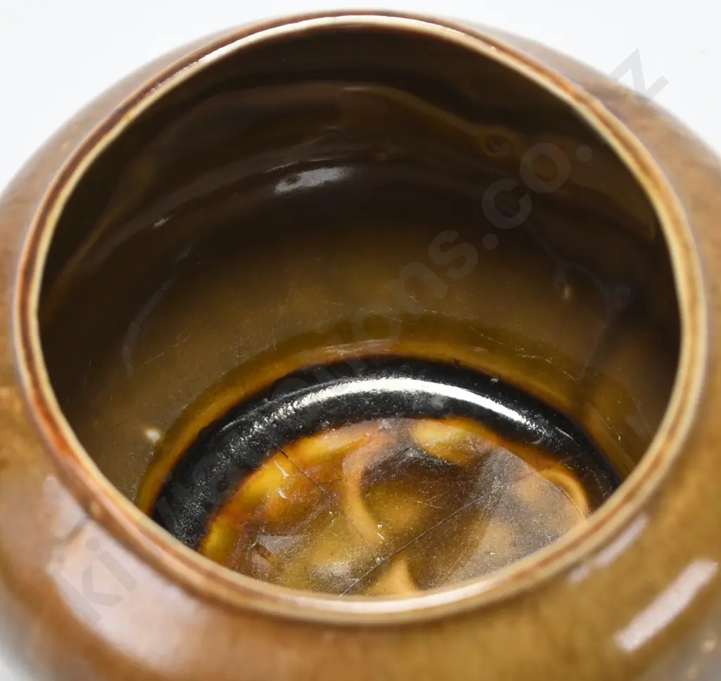 GREEN GABLES WHANGAREI POT Image 1++