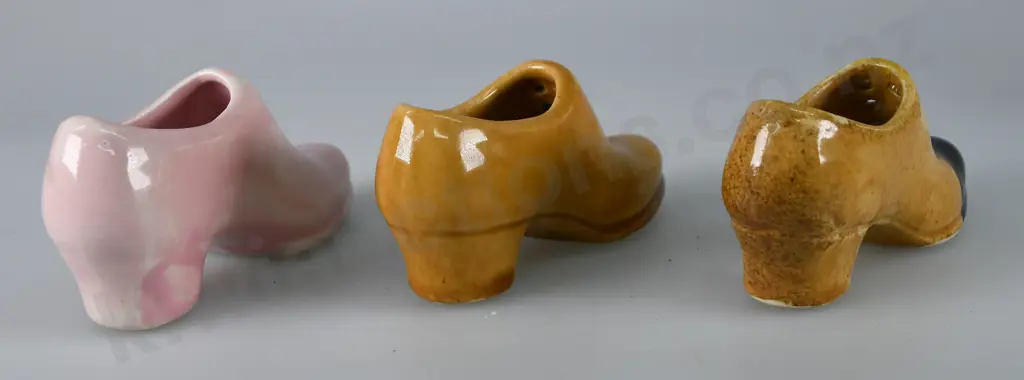BENHAR POTTERIES SHOES X 3 Image 1++