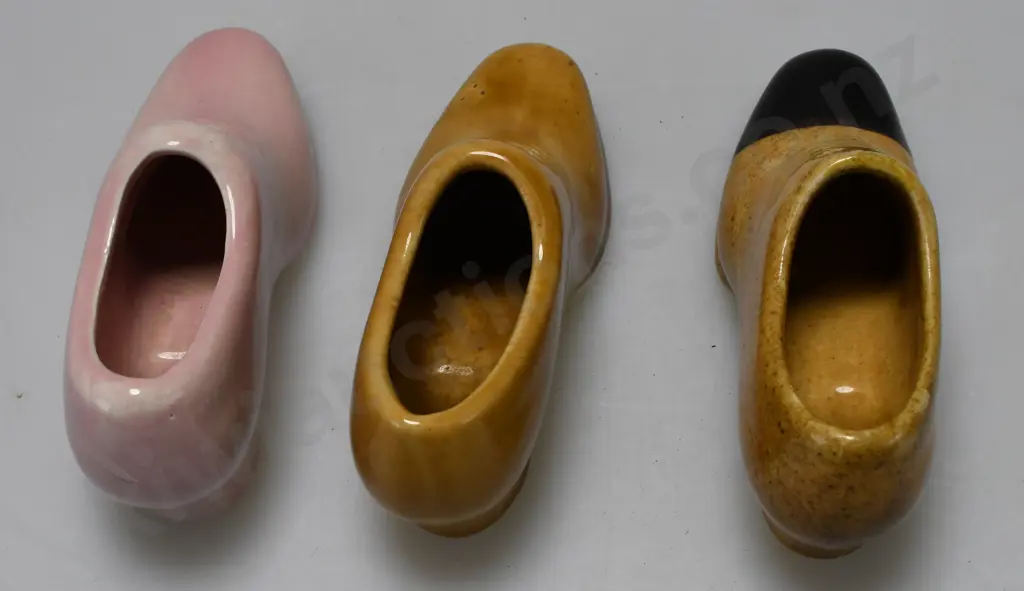 BENHAR POTTERIES SHOES X 3 Image 1++