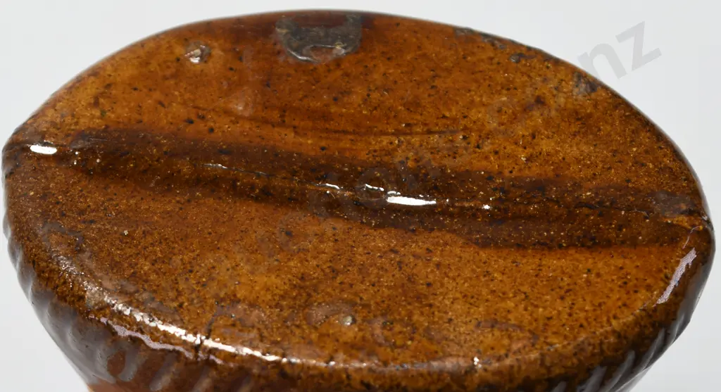COLONIAL POTTERY DOG MONEY BOX Image 1++