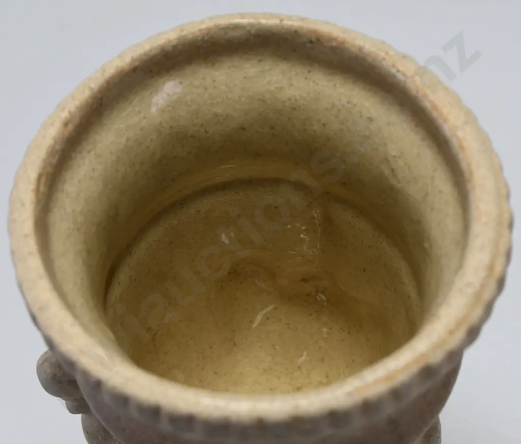 LUKE ADAMS VASE GRIFFIN VASE Image 1++