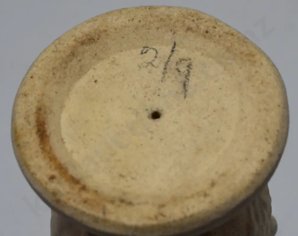 LUKE ADAMS VASE GRIFFIN VASE Image 1++