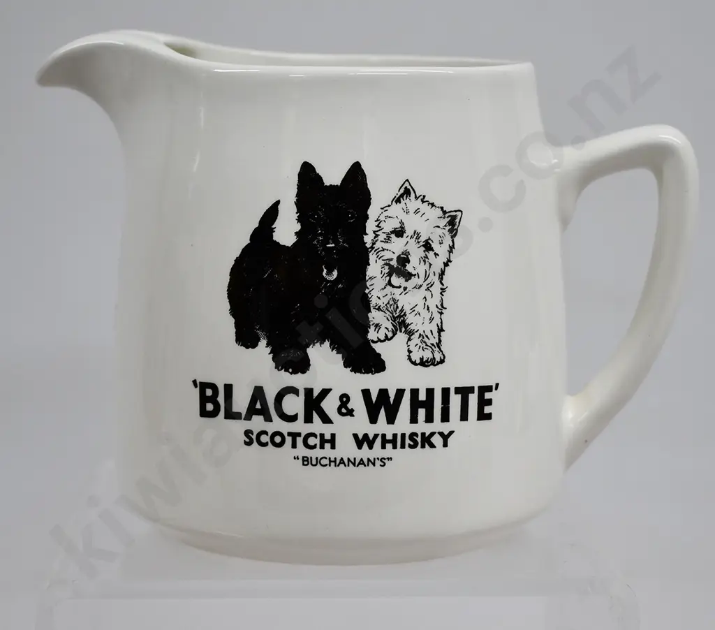 BLACK & WHITE SCOTCH WHISKY JUG Image 1++