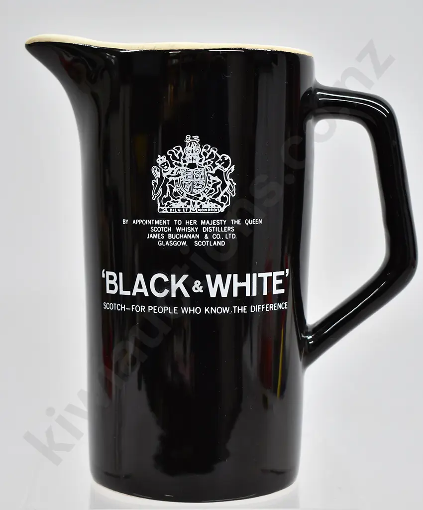 BLACK & WHITE SCOTCH WHISKY JUG Image 1++