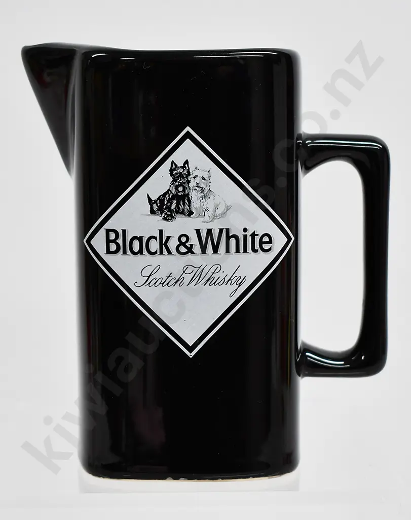BLACK & WHITE SCOTCH WHISKY JUG Image 1++