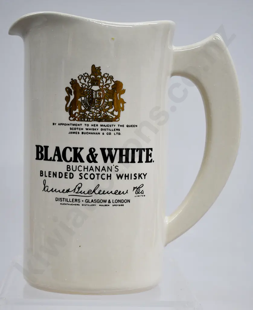 BLACK & WHITE SCOTCH WHISKY JUG Image 1++