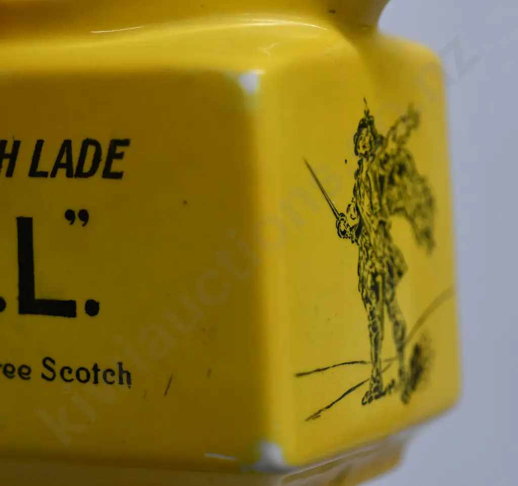 BULLOCH LADE SCOTCH WHISKY JUG Image 1++