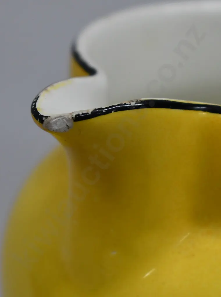 DEWARS WHISKY JUG Image 1++