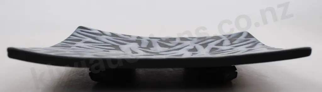 DANNY MOORWOOD, DUNEDIN POTTERY FOOTED DISH Image 1++