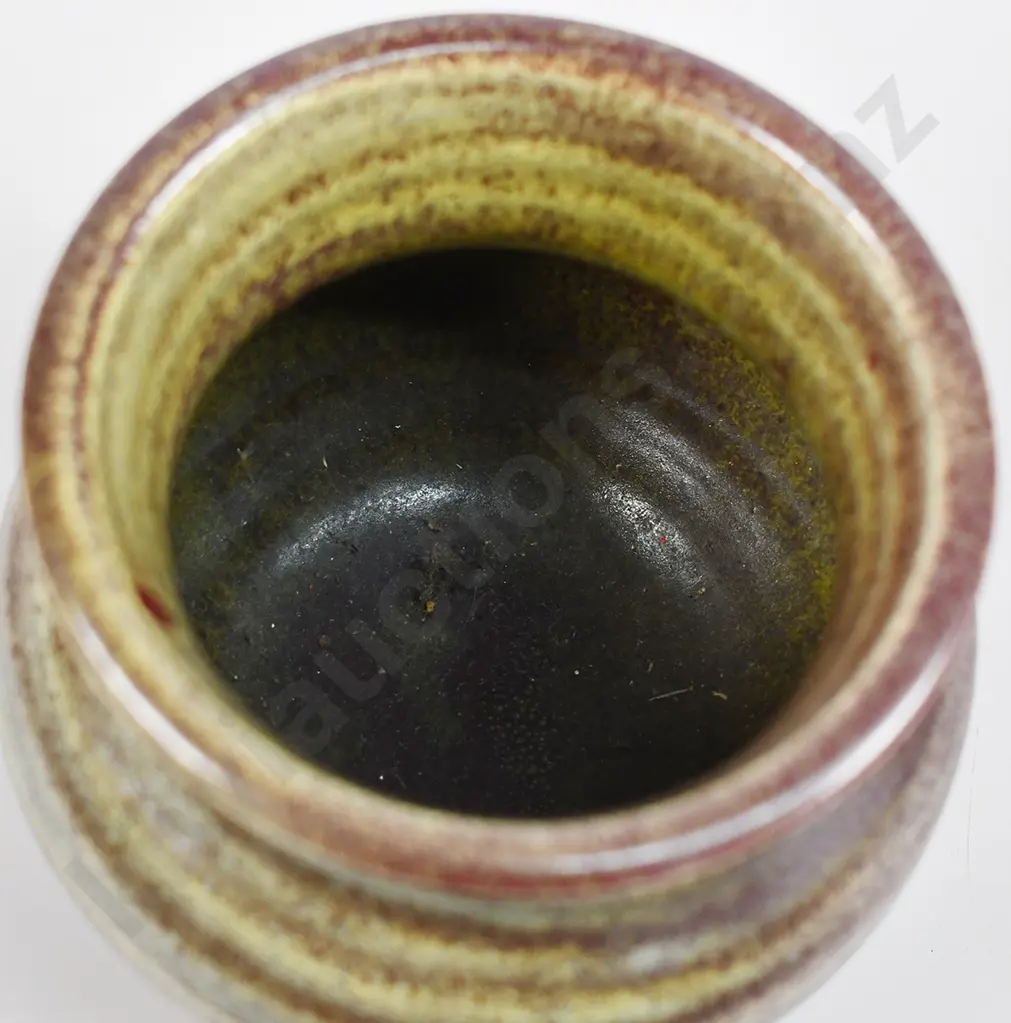 OLIVE JONES POTTERY VASE Image 1++