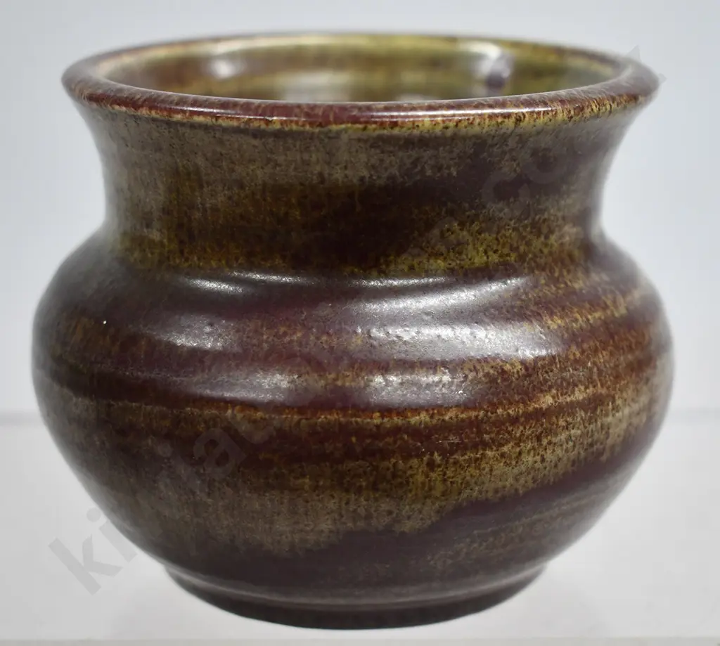 OLIVE JONES POTTERY VASE Image 1++