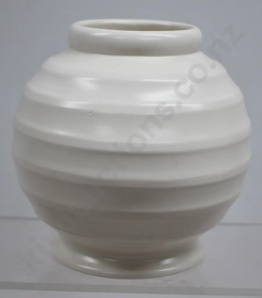 CROWN LYNN HAND POTTED VASE SHAPE 14 Image 1++