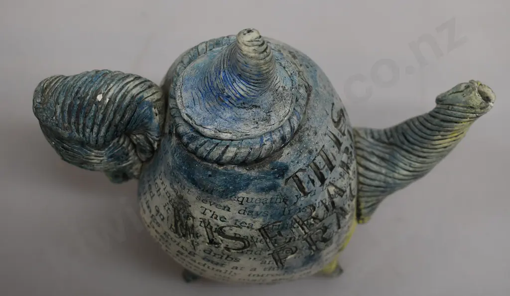 HILARY KERROD FUNKY TEAPOT Image 1++