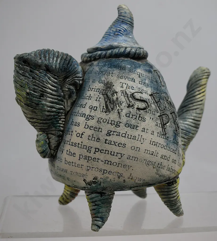 HILARY KERROD FUNKY TEAPOT Image 1++
