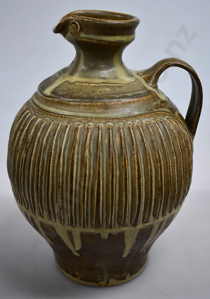 VIC EVANS STONEWARE TEXTURED JUG Image 1++