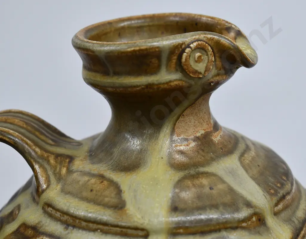 VIC EVANS STONEWARE TEXTURED JUG Image 1++