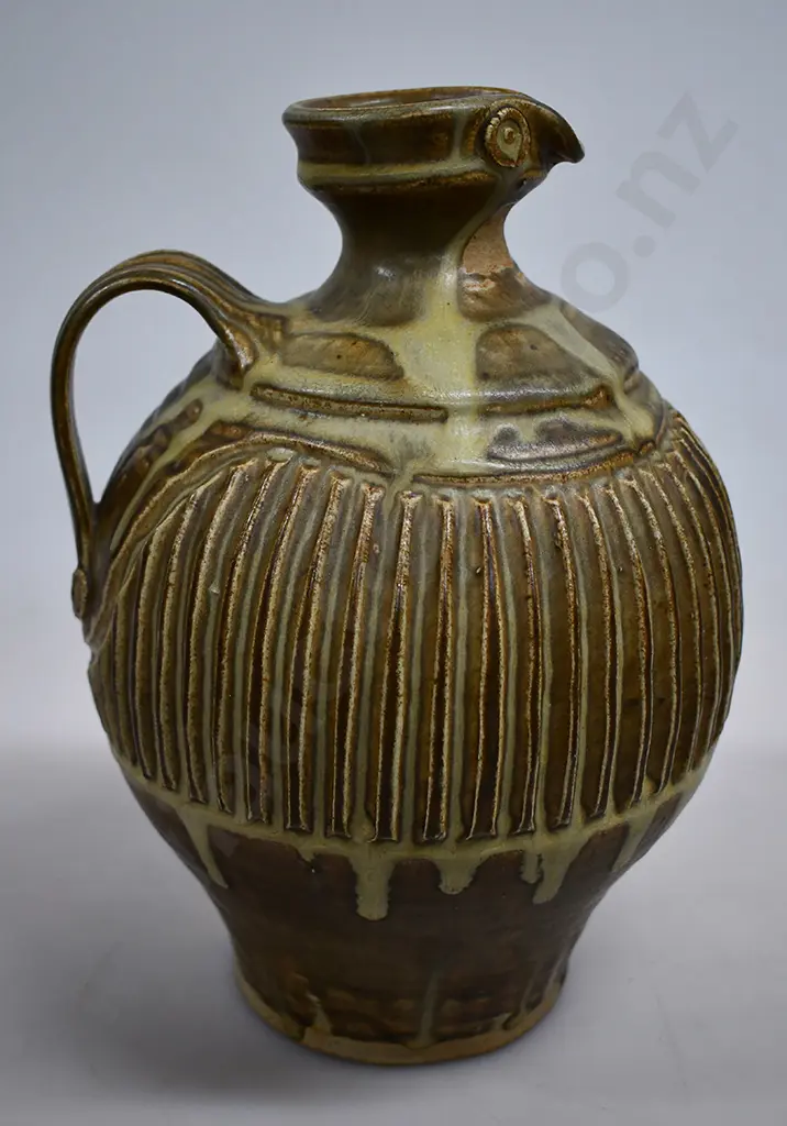 VIC EVANS STONEWARE TEXTURED JUG Image 1++