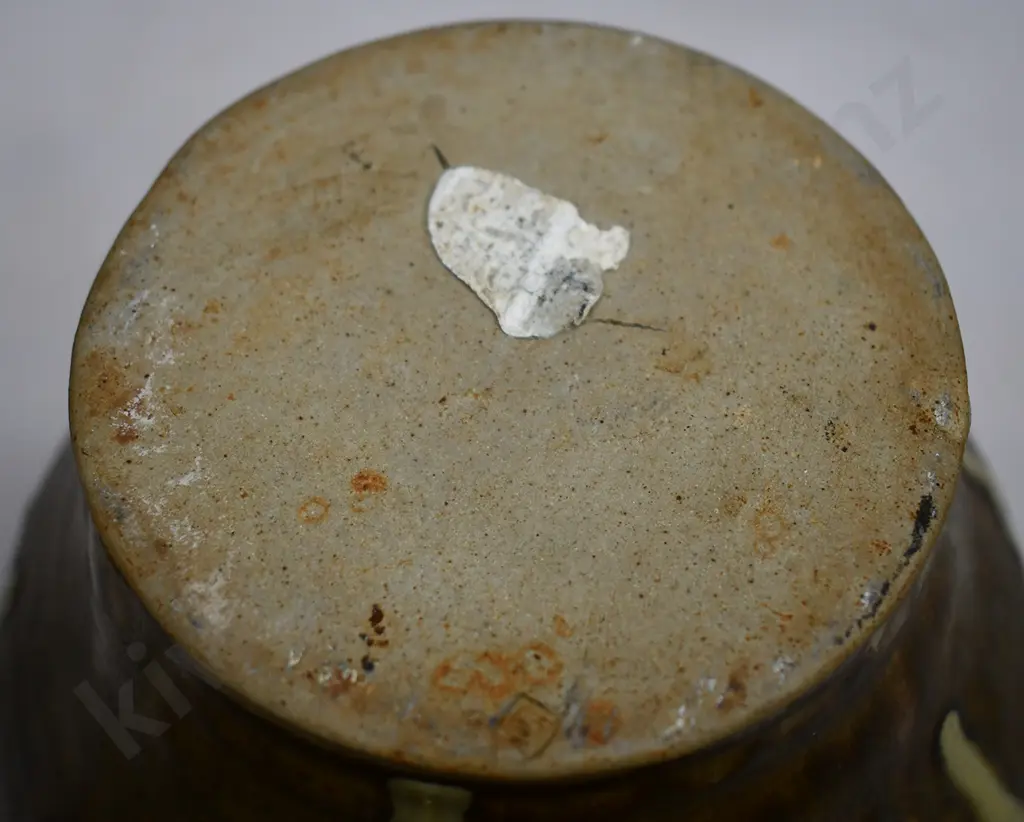 VIC EVANS STONEWARE TEXTURED JUG Image 1++
